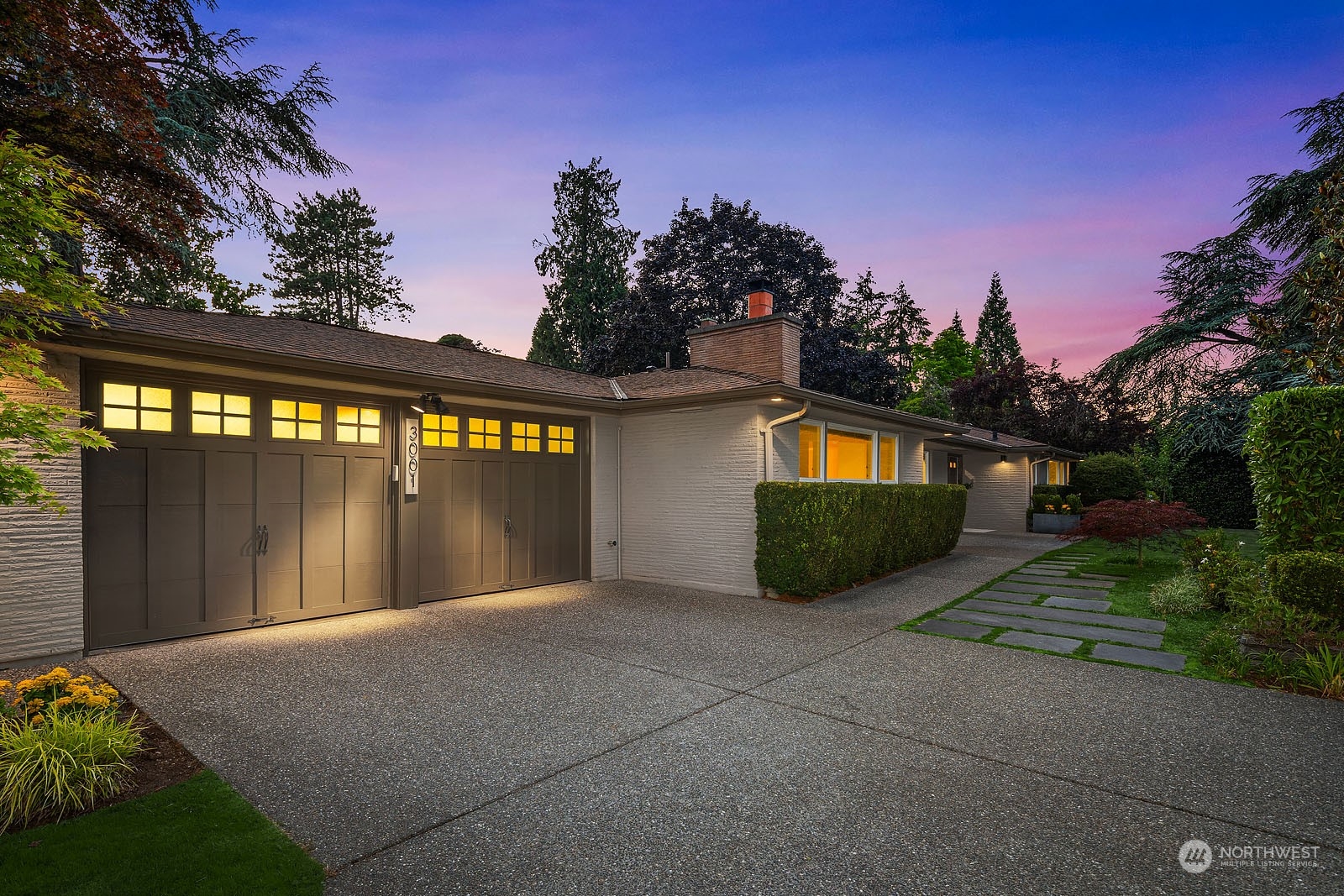3001 Hunts Point Road Hunts Point, WA 98004 - Photo 30 of 33 a view of swimming pool yard from a outdoor