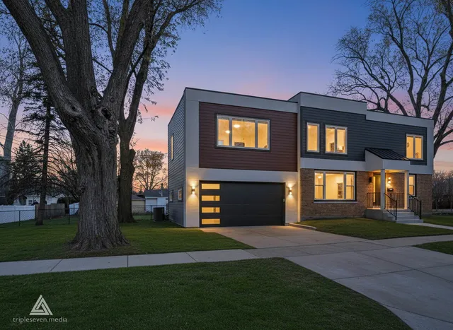 $899,000 | 500 North Fairview Avenue, Mount Prospect, IL 60056