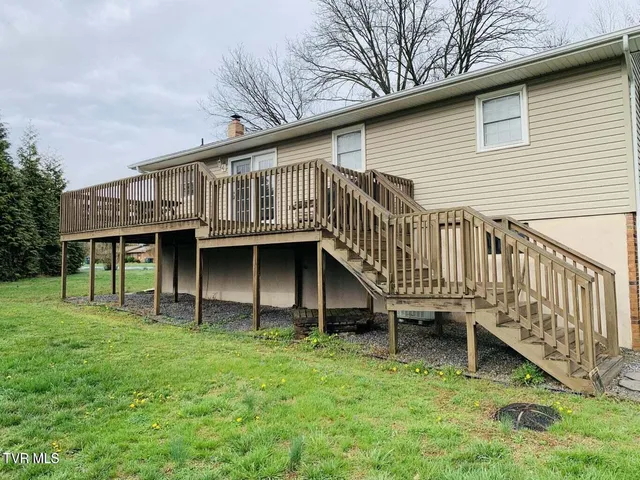 $294,000 | 324 Bellehaven Drive, Bristol, VA 24201
