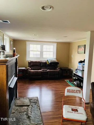 $294,000 | 324 Bellehaven Drive, Bristol, VA 24201