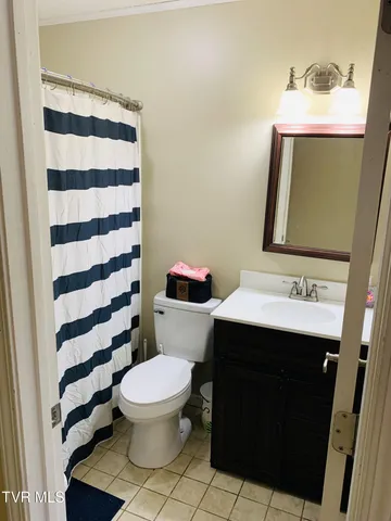 $294,000 | 324 Bellehaven Drive, Bristol, VA 24201