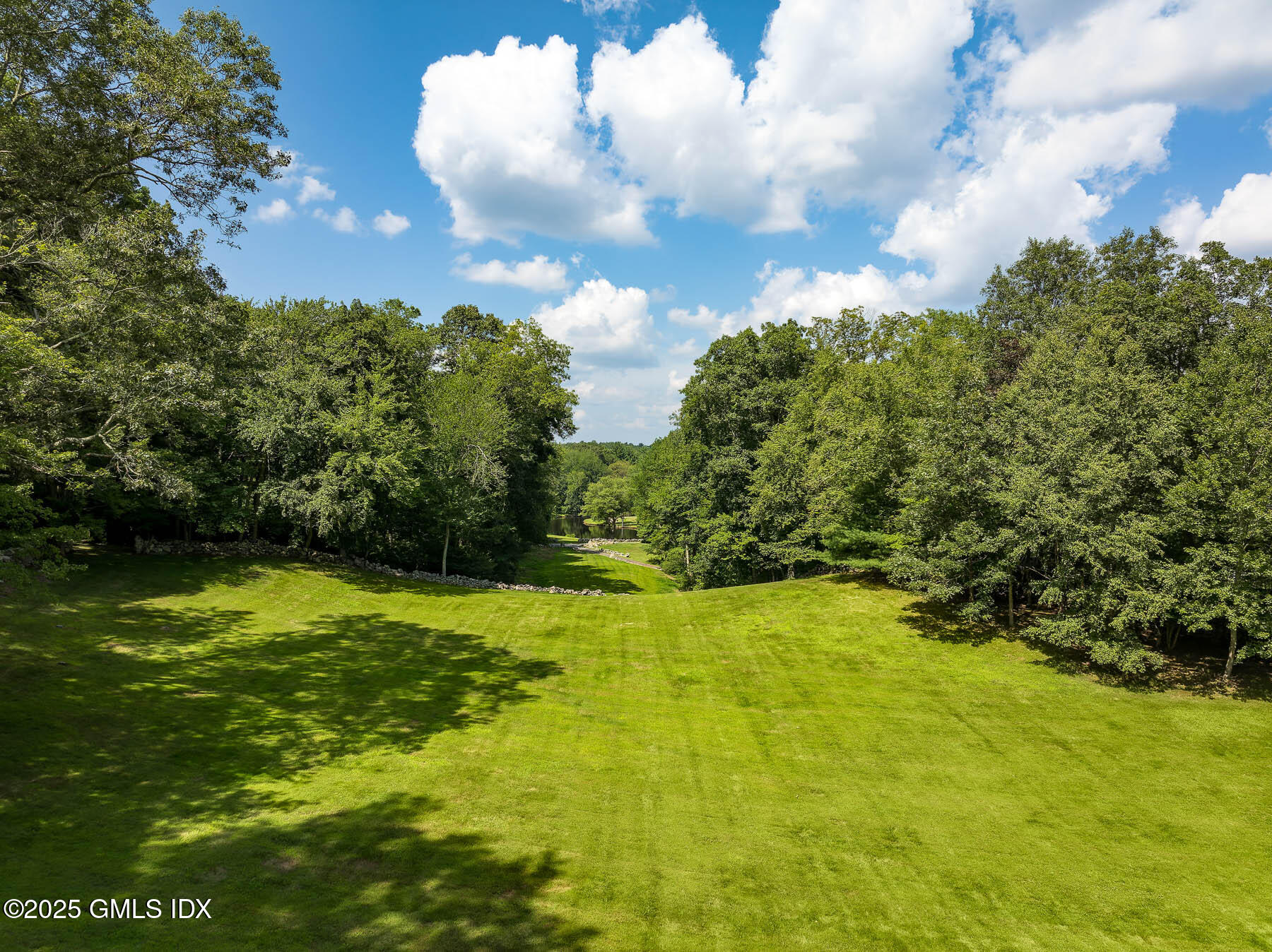 1233 Rock Rimmon Road Stamford, CT 06903 - Photo 45 of 50 LAWN