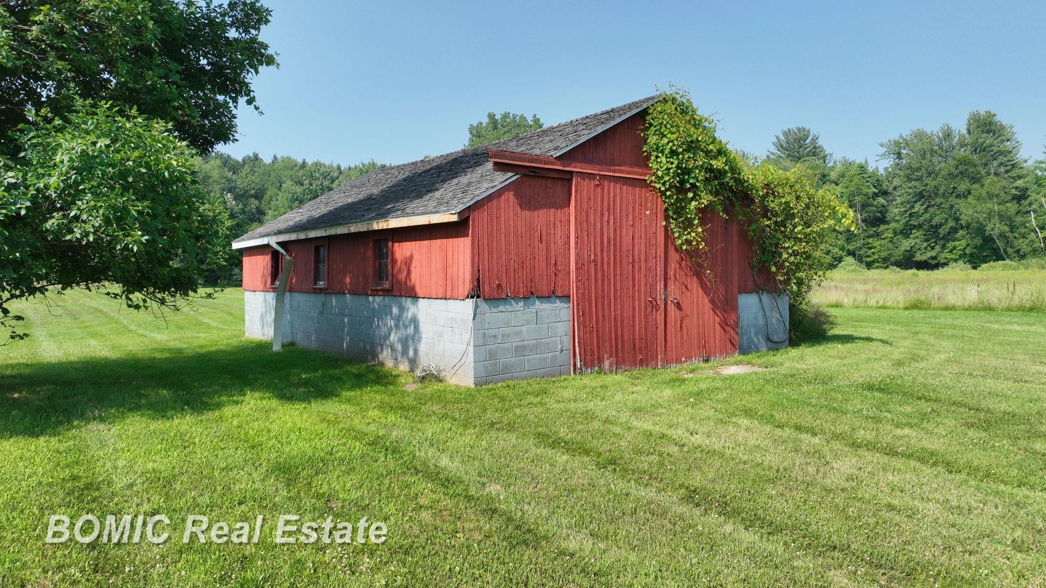 6685 State Road Millington, MI 48746 - Photo 20 of 34 50182019-82477743-4fd4-4ad1-934f-04d2c9559d05.JPG