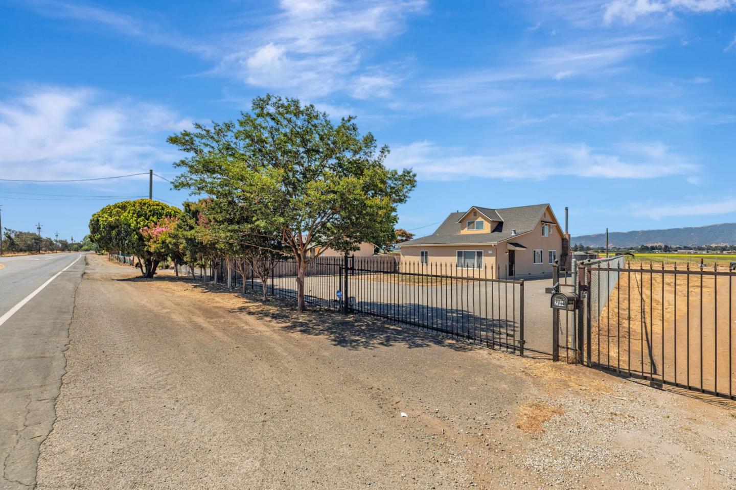 2718 Ferguson Road Gilroy, CA 95020 - Photo 4 of 81