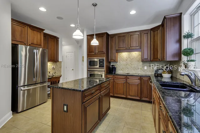 $595,000 | 223 Farnsleigh Avenue, Bluffton, SC 29910