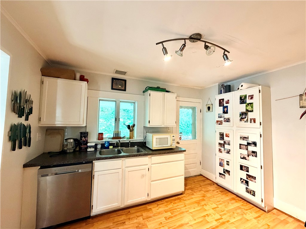 262 East 3rd Street Corning, NY 14830 - Photo 10 of 19