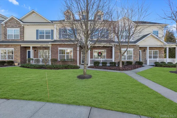 $649,000 | 132 Rosebud Court, Patchogue, NY 11772
