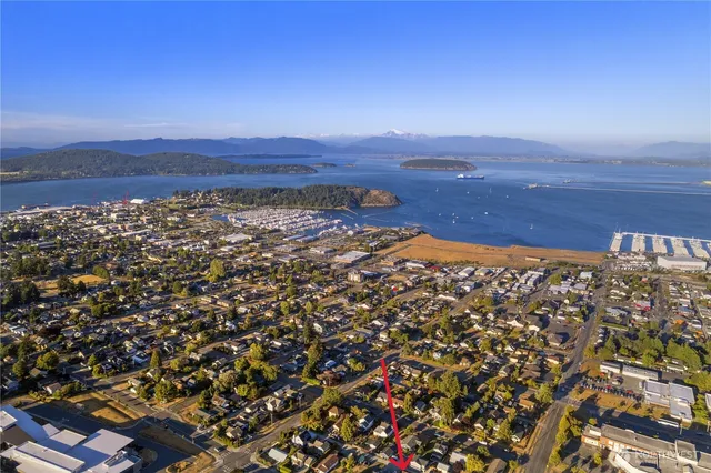 a view of a large building