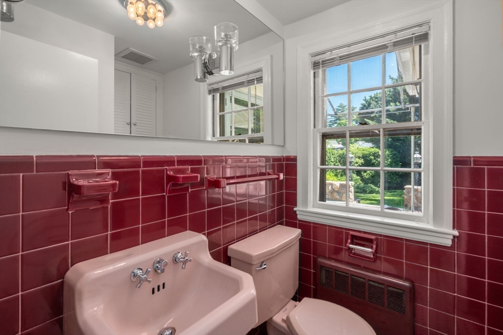 14 Judith Road Newton, MA 02459 - Photo 9 of 32