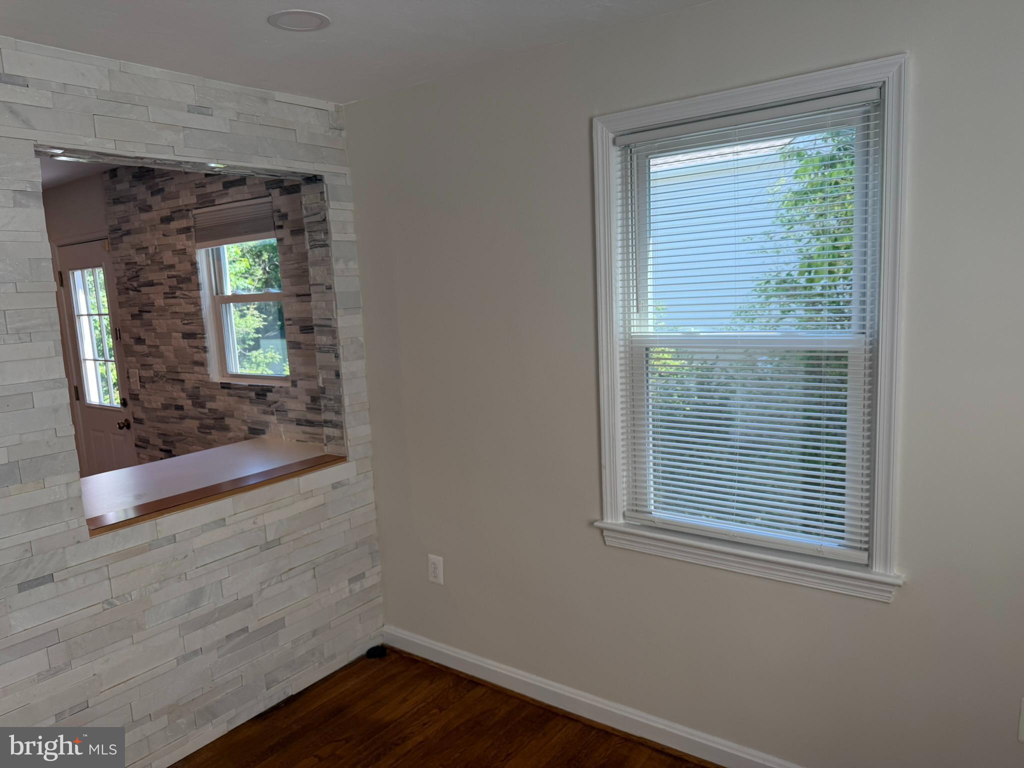 2923 Fairhill Road Fairfax, VA 22031 - Photo 7 of 63