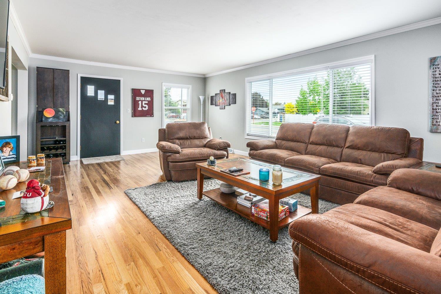 406 South Adams Road Spokane Valley, WA 99216 - Photo 2 of 43 Gallery Image 2