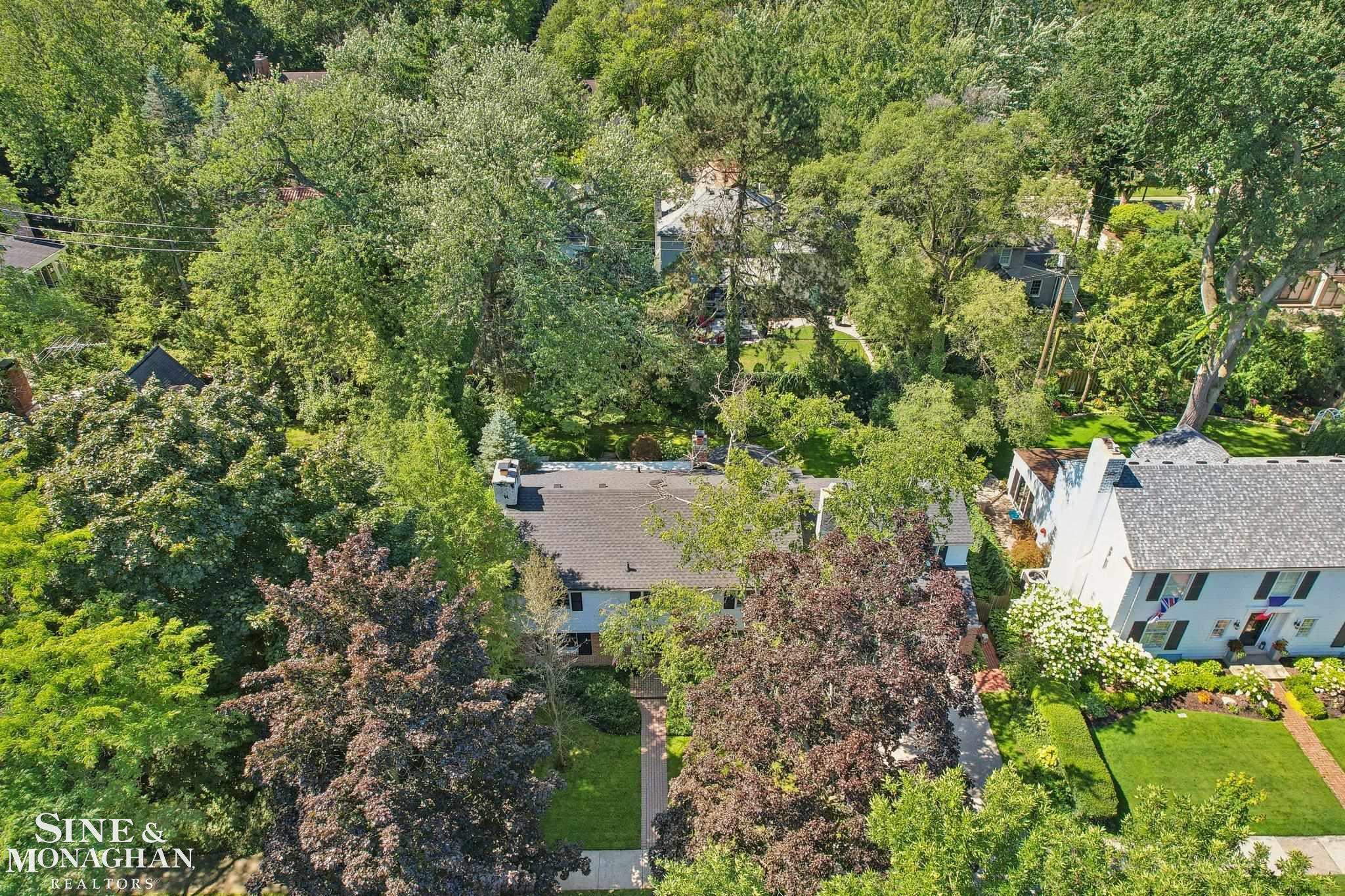 61 Muskoka Road Grosse Pointe, MI 48236 - Photo 41 of 45 50156848-59E5CDDE-04C4-41A9-86CE-82BECF08EA72.JPG