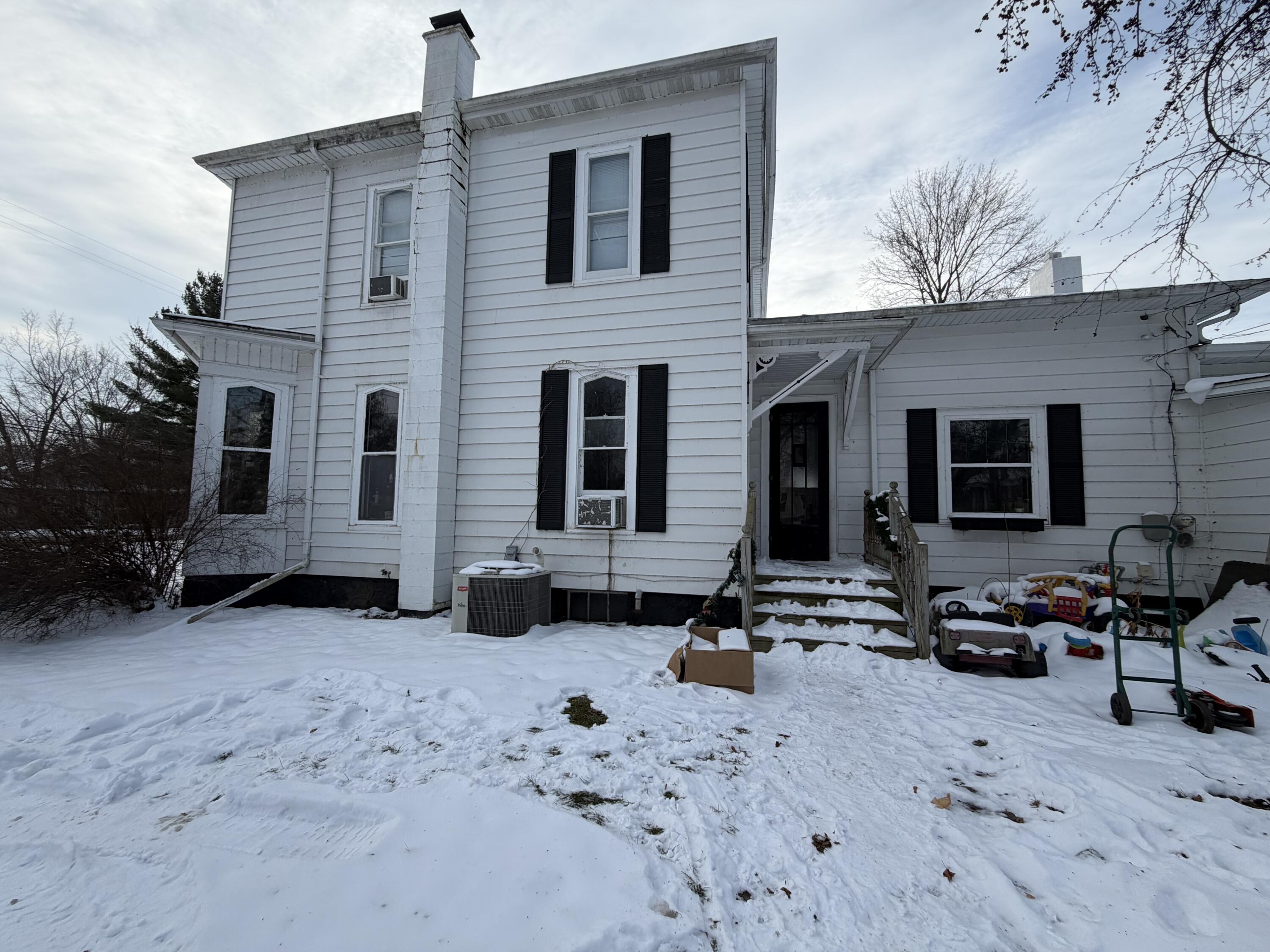 235 North Nottawa Street Mendon, MI 49072 - Photo 5 of 26 IMG_4533