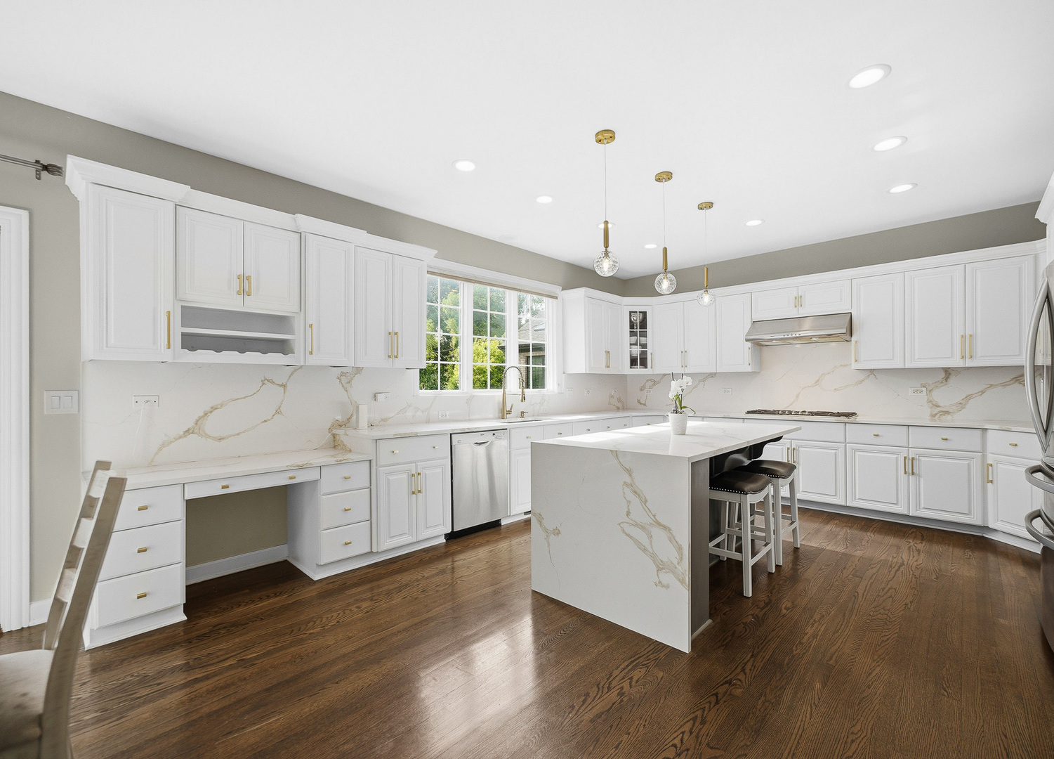 6430 Clarendon Hills Road Willowbrook, IL 60527 - Photo 7 of 46