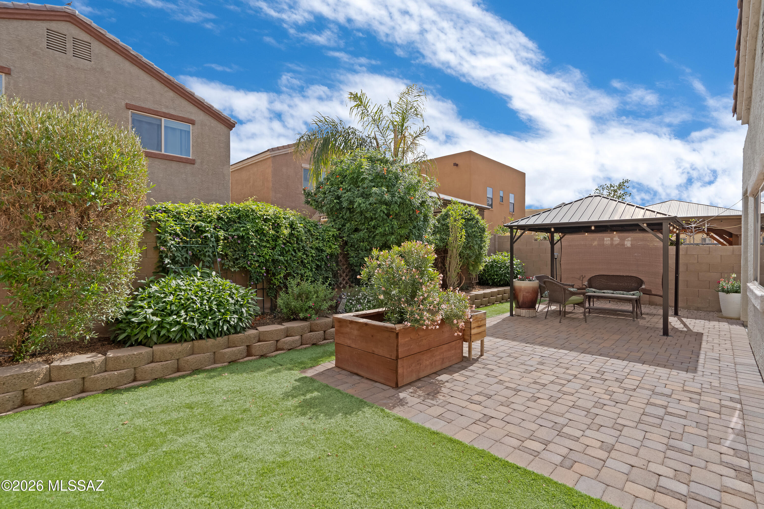 8784 North Norway Spruce Road Tucson, AZ 85743 - Photo 3 of 31