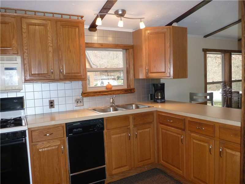 836 State Rt 30 Clinton, PA 15026 - Photo 10 of 21 Kitchen.