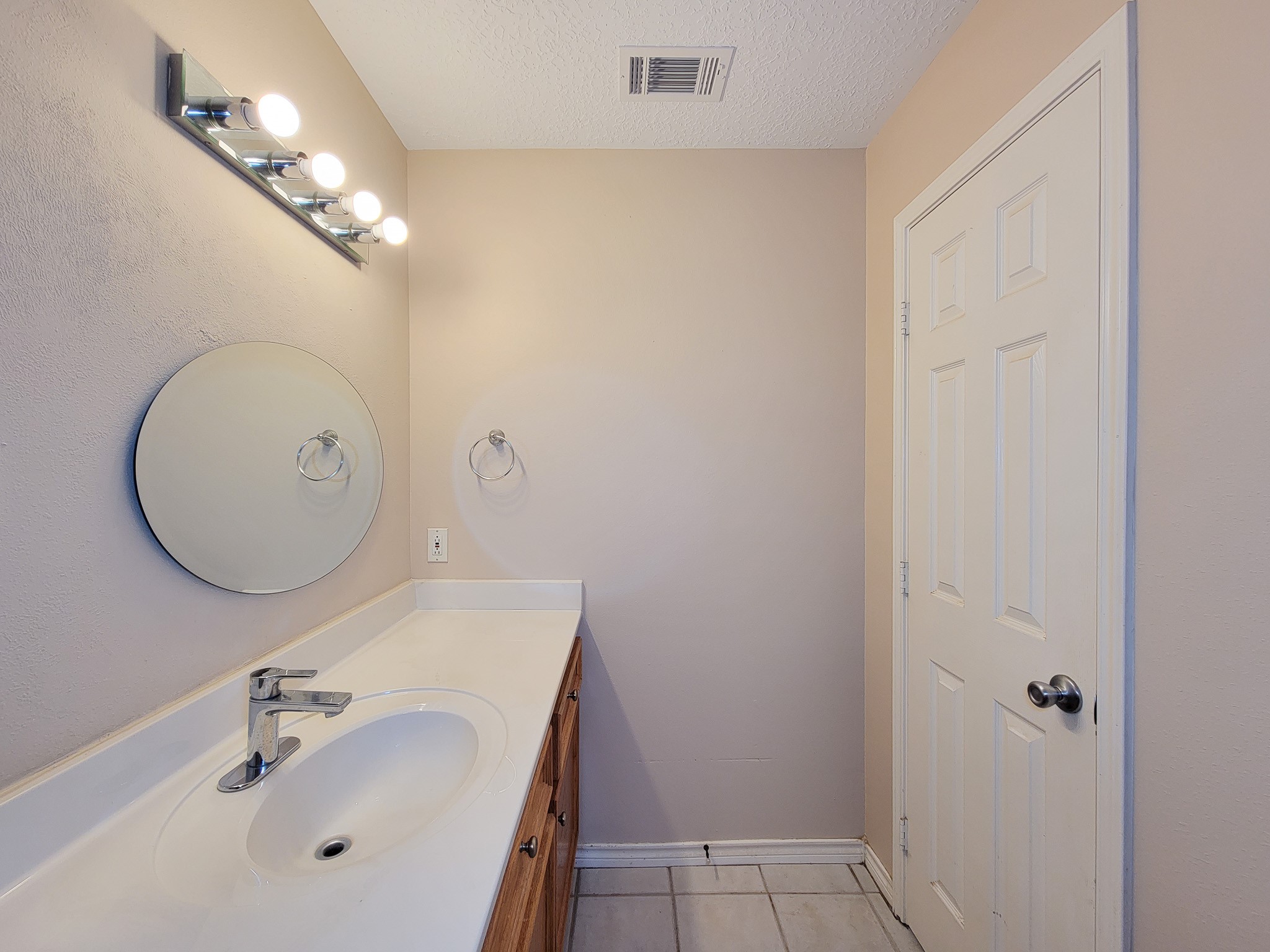 1000 Shell Avenue Cleveland, TX 77327 - Photo 4 of 34 Gallery Image 4