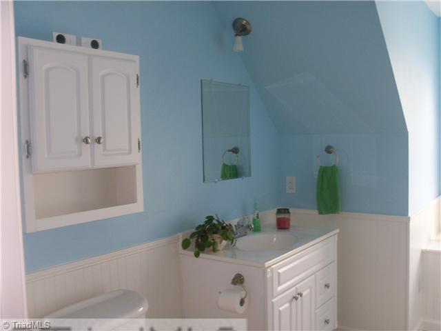 441 Golf Course Road Pilot Mountain, NC 27041 - Photo 11 of 16 Other. Full bath on upper level.