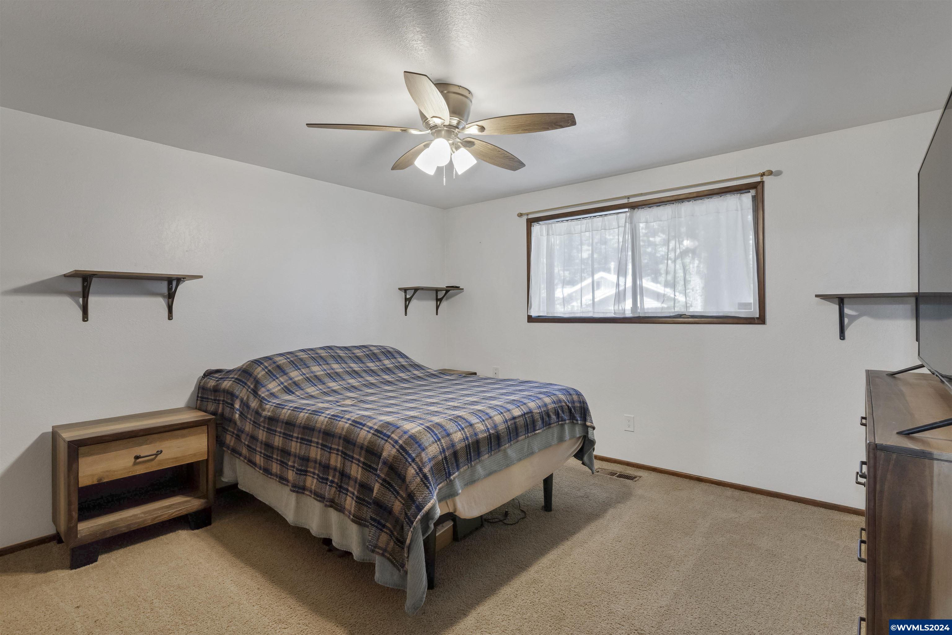 9584 Golf Club Road Southeast Aumsville, OR 97325 - Photo 12 of 32