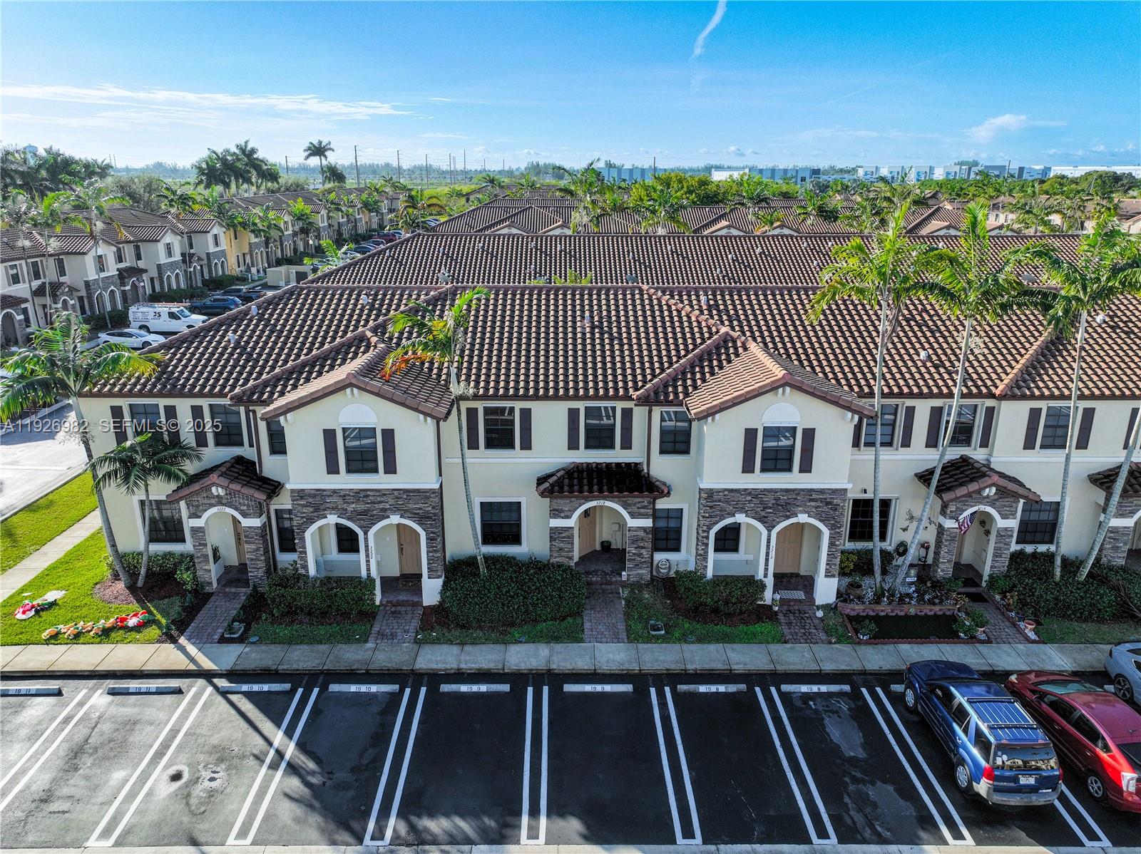 3218 Southeast 5th Court Homestead, FL 33033 - Photo 43 of 68 a view of a house with pool porch and sitting area