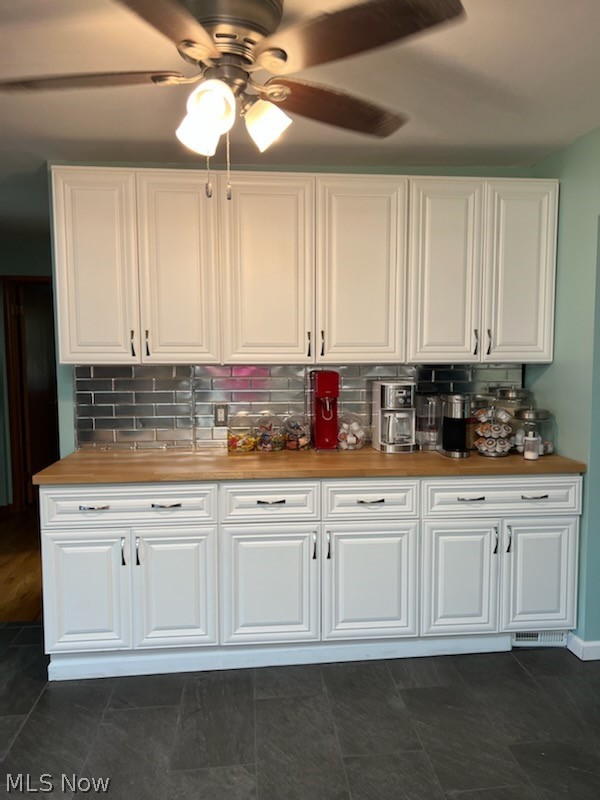 34435 Pettibone Road Solon, OH 44139 - Photo 9 of 30 Beverage station in the kitchen