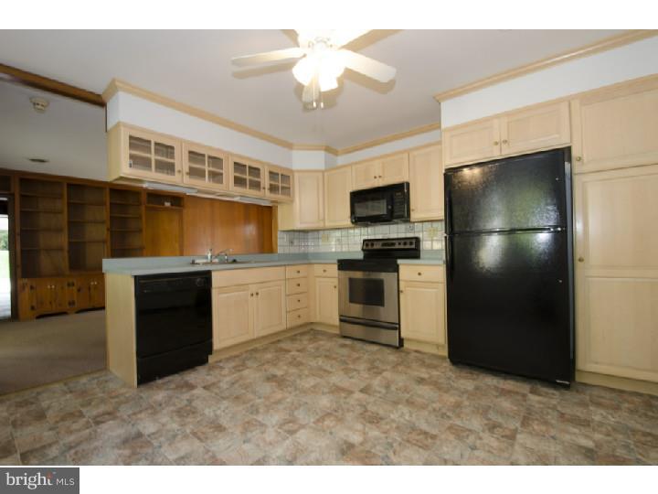 702 Hamilton Road Bryn Mawr, PA 19010 - Photo 11 of 25 Kitchen