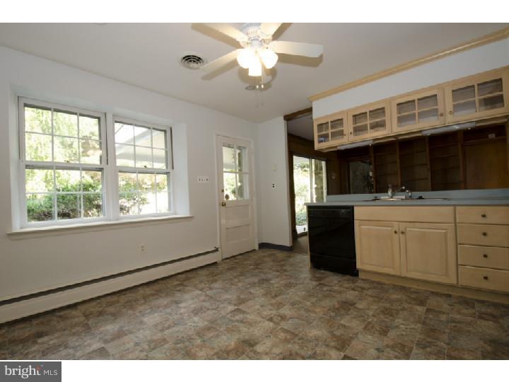 702 Hamilton Road Bryn Mawr, PA 19010 - Photo 12 of 25 Kitchen