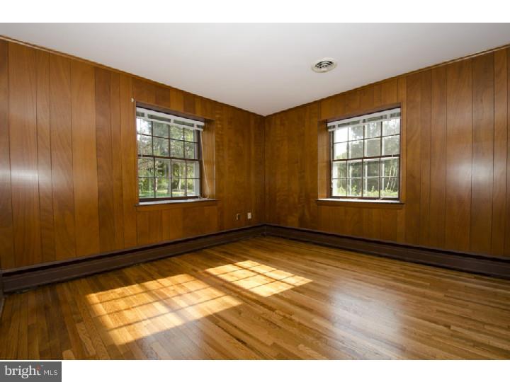 702 Hamilton Road Bryn Mawr, PA 19010 - Photo 19 of 25 Bedroom 3