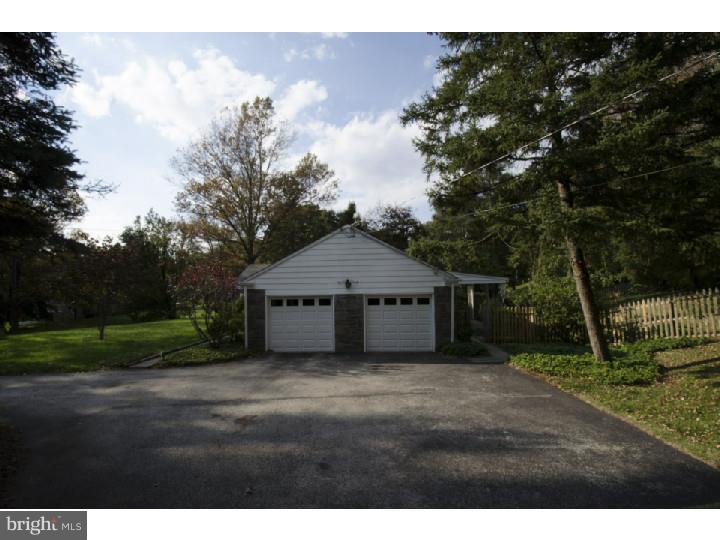 702 Hamilton Road Bryn Mawr, PA 19010 - Photo 3 of 25 Garage