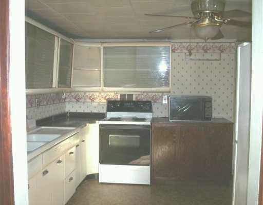 853 Springfield Church Road Grove City, PA 16127 - Photo 3 of 8 Kitchen.
