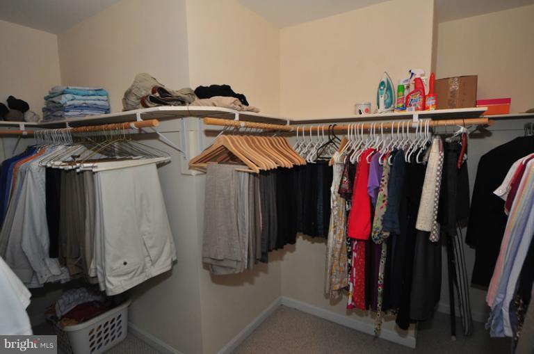 610 Springhouse Square Southeast Leesburg, VA 20175 - Photo 20 of 30 Huge walk in closet in master bedroom