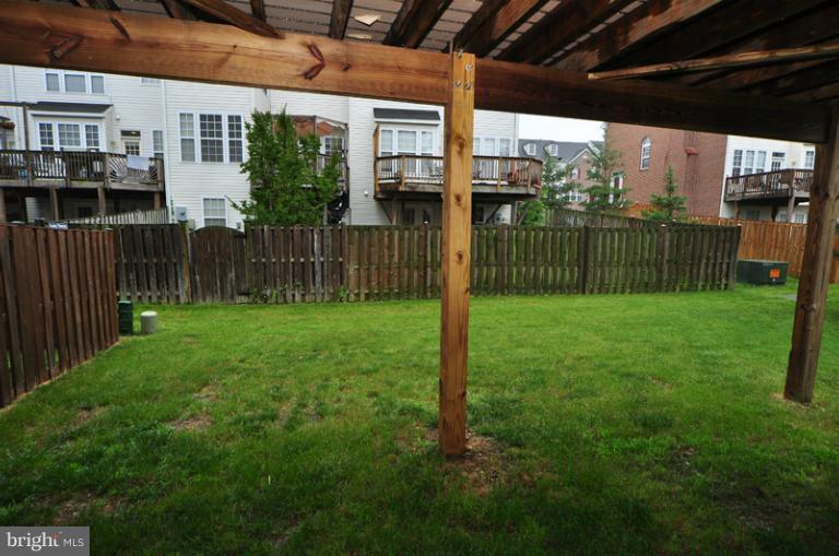610 Springhouse Square Southeast Leesburg, VA 20175 - Photo 24 of 30 Back yard