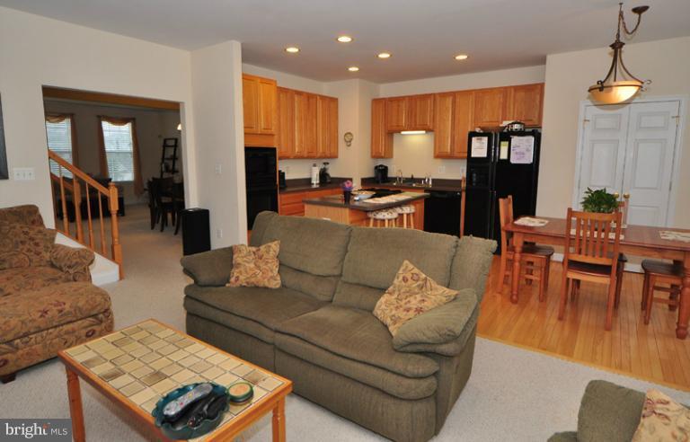610 Springhouse Square Southeast Leesburg, VA 20175 - Photo 29 of 30 Family Room
