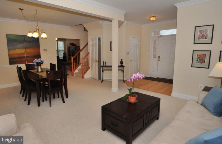 610 Springhouse Square Southeast Leesburg, VA 20175 - Photo 7 of 30 Big open space for dining