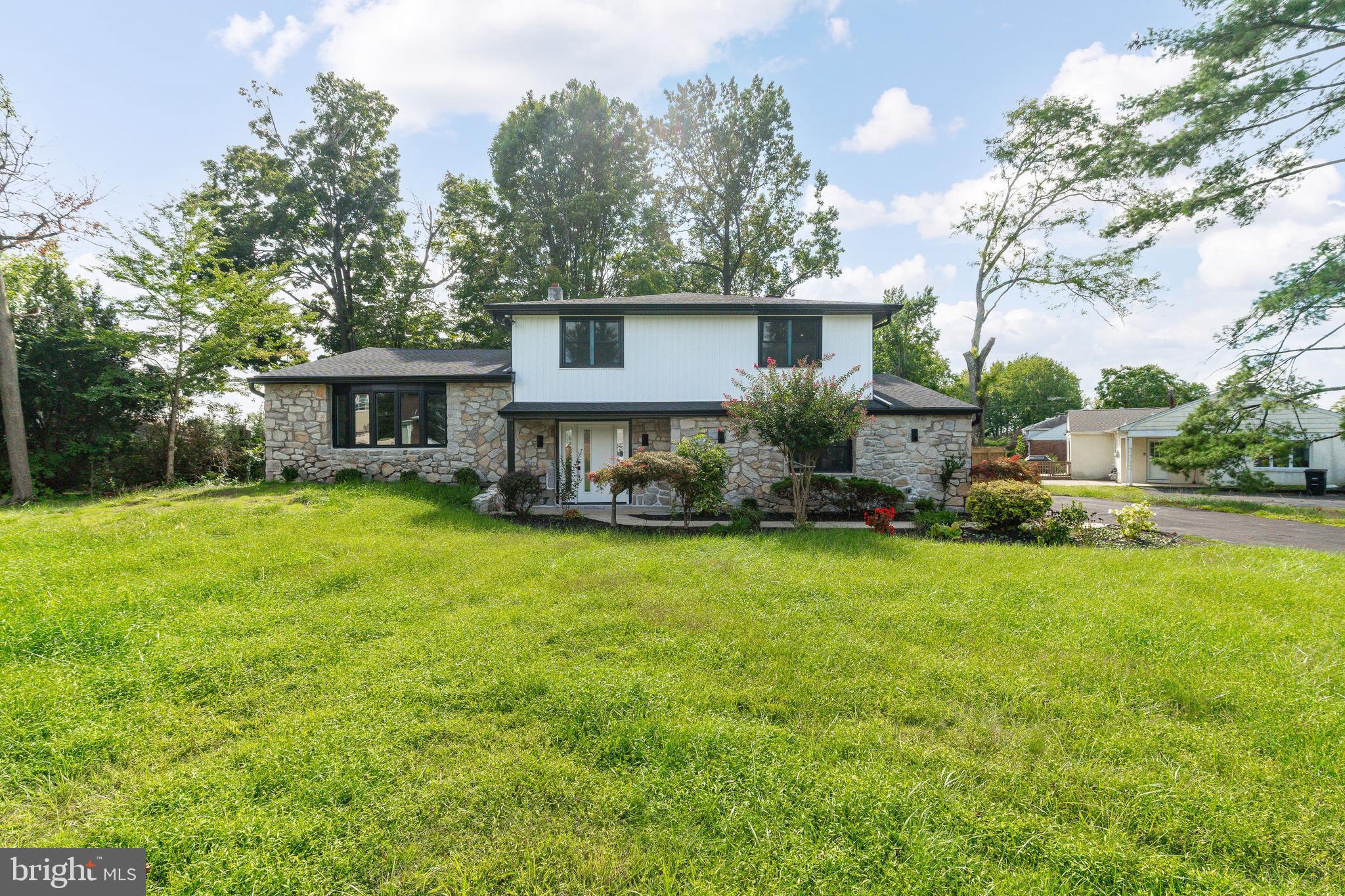 120 Woodland Road Huntingdon Valley, PA 19006 - Photo 2 of 26 Gallery Image 2