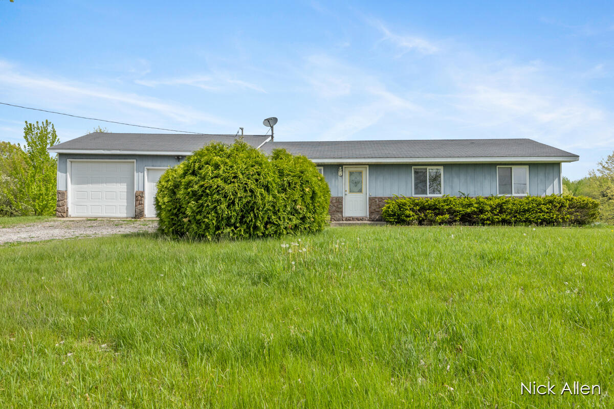 23600 West South County Line Road Gowen, MI 49326 - Photo 1 of 45 IMG_1000