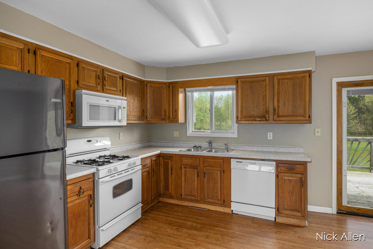 23600 West South County Line Road Gowen, MI 49326 - Photo 13 of 45 IMG_1012