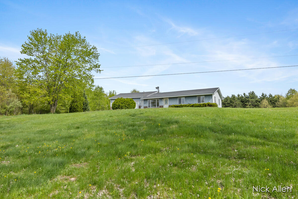 23600 West South County Line Road Gowen, MI 49326 - Photo 3 of 45 IMG_1002
