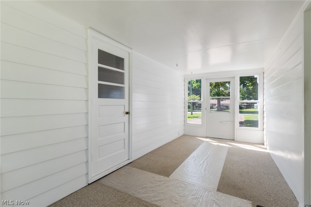 7601 Connelly Road Masury, OH 44438 - Photo 25 of 36 Breezeway