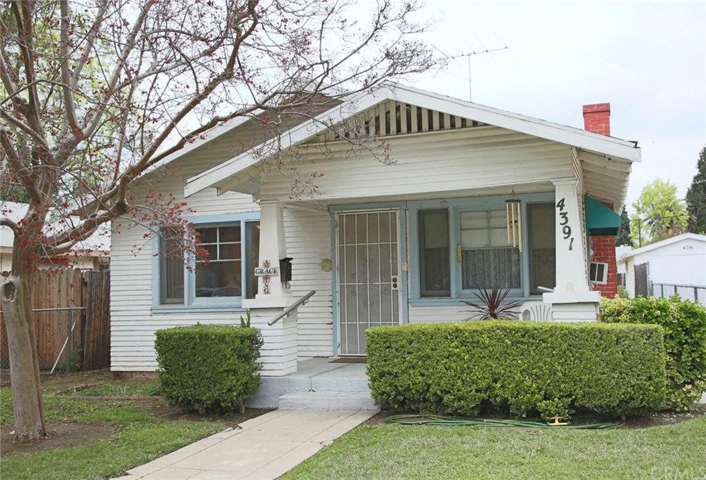 4391 Edgewood Place Riverside, CA 92506 - Photo 1 of 1 4391 Edgewood Place, Riverside CA 92506 -- Cute little "Wood Streets' cottage!