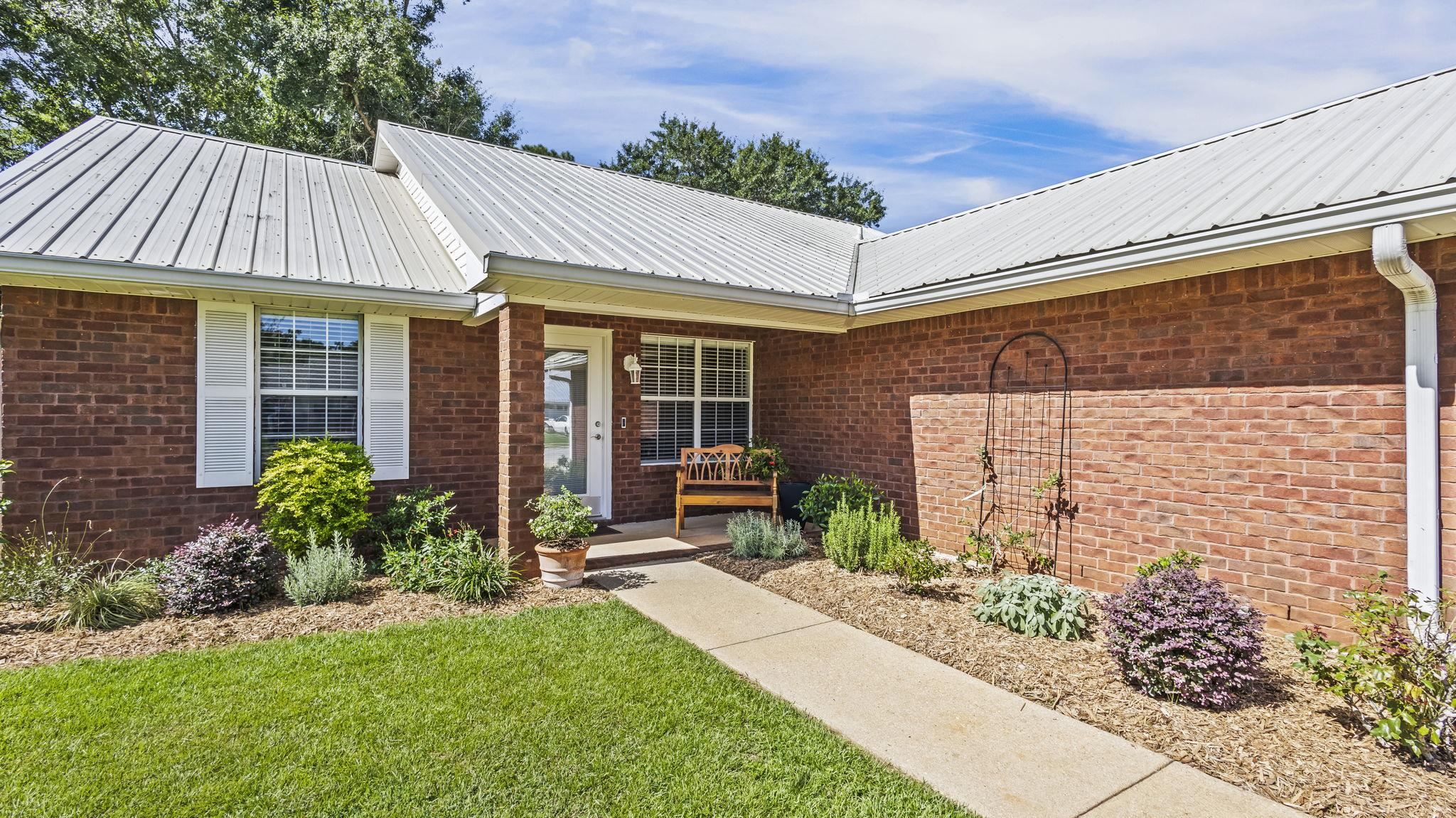 302 Cluster Street Foley, AL 36535 - Photo 4 of 28 Entry