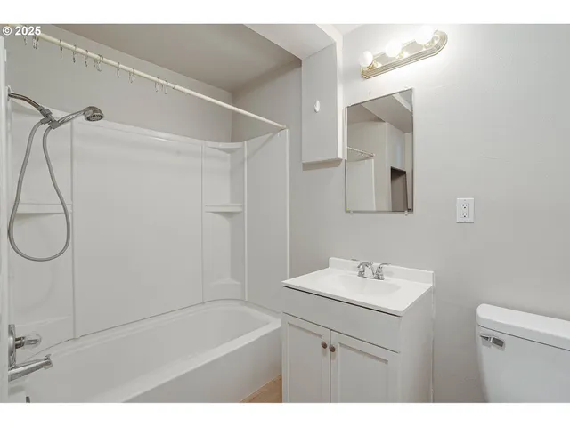 $589,000 | 635 Southeast Walnut Street, Hillsboro, OR 97123