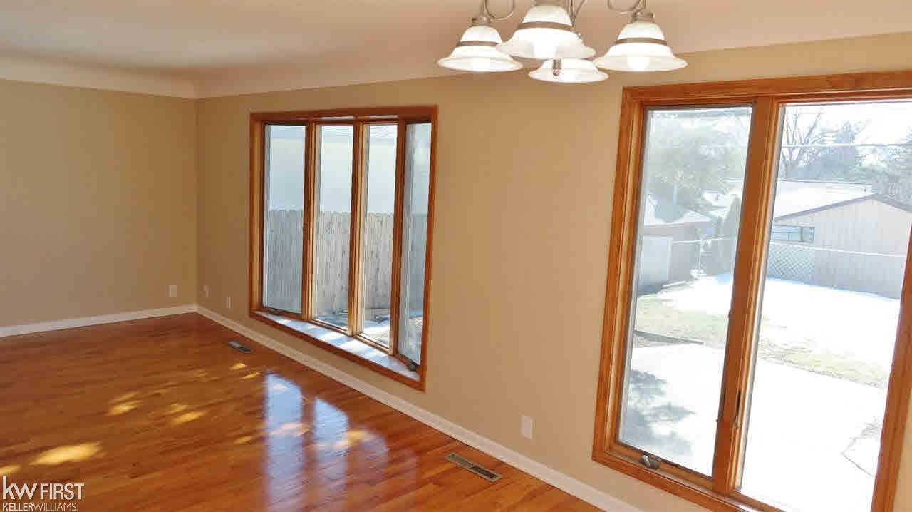 3617 Miller Road Flint, MI 48503 - Photo 7 of 26 21425305-6.JPG