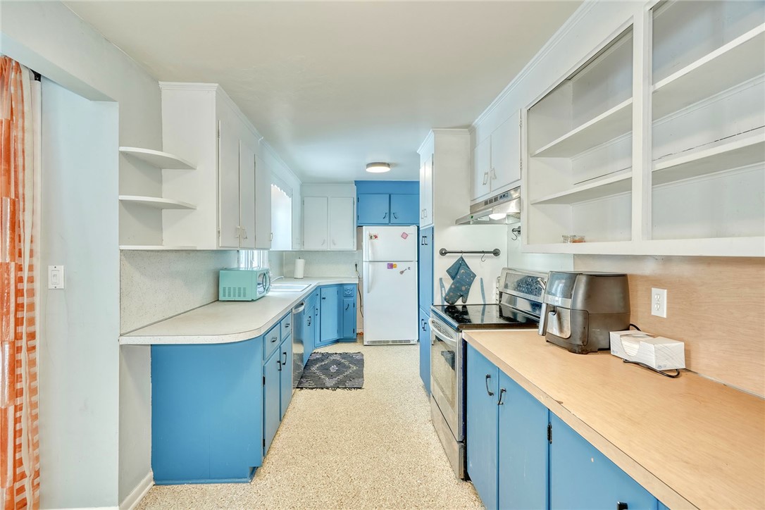 144 Mann Road Greece, NY 14612 - Photo 9 of 42