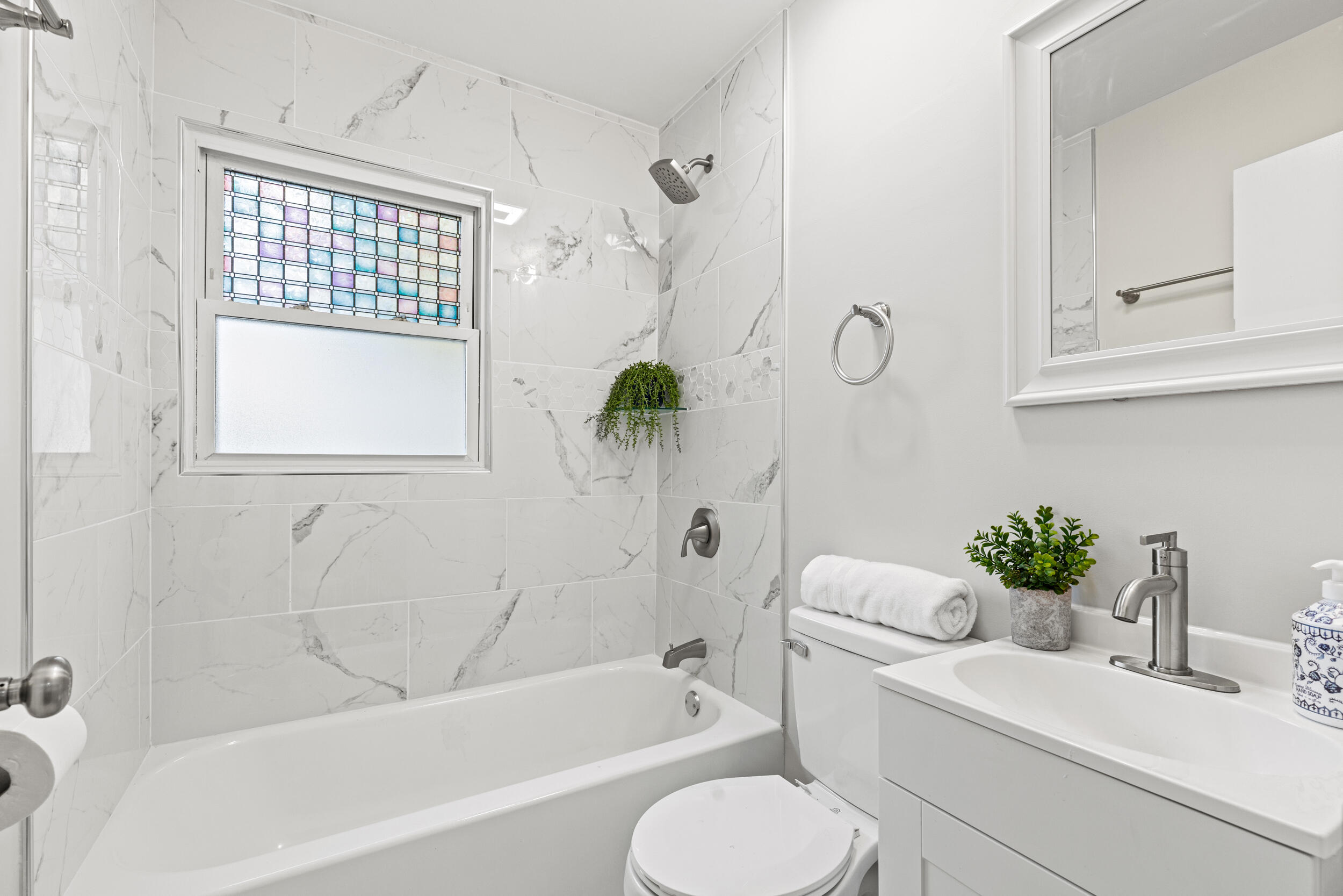 5830 West Philip Place Milwaukee, WI 53216 - Photo 11 of 18 photo nov 04 2025, 8 49 11 pm