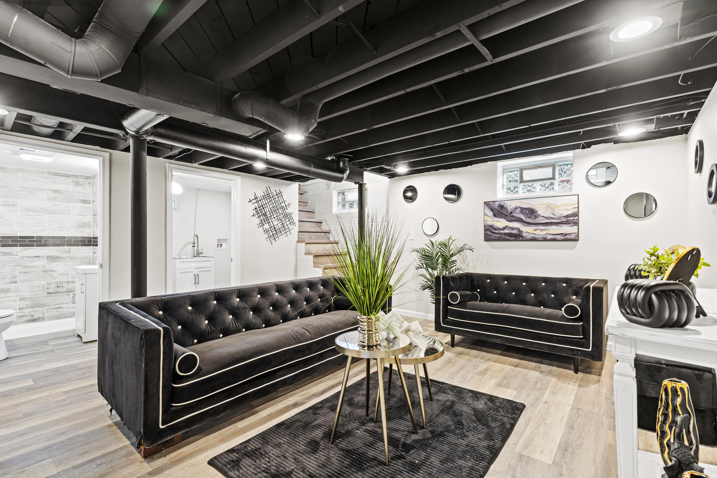 5830 West Philip Place Milwaukee, WI 53216 - Photo 12 of 18 photo nov 04 2025, 8 58 47 pm