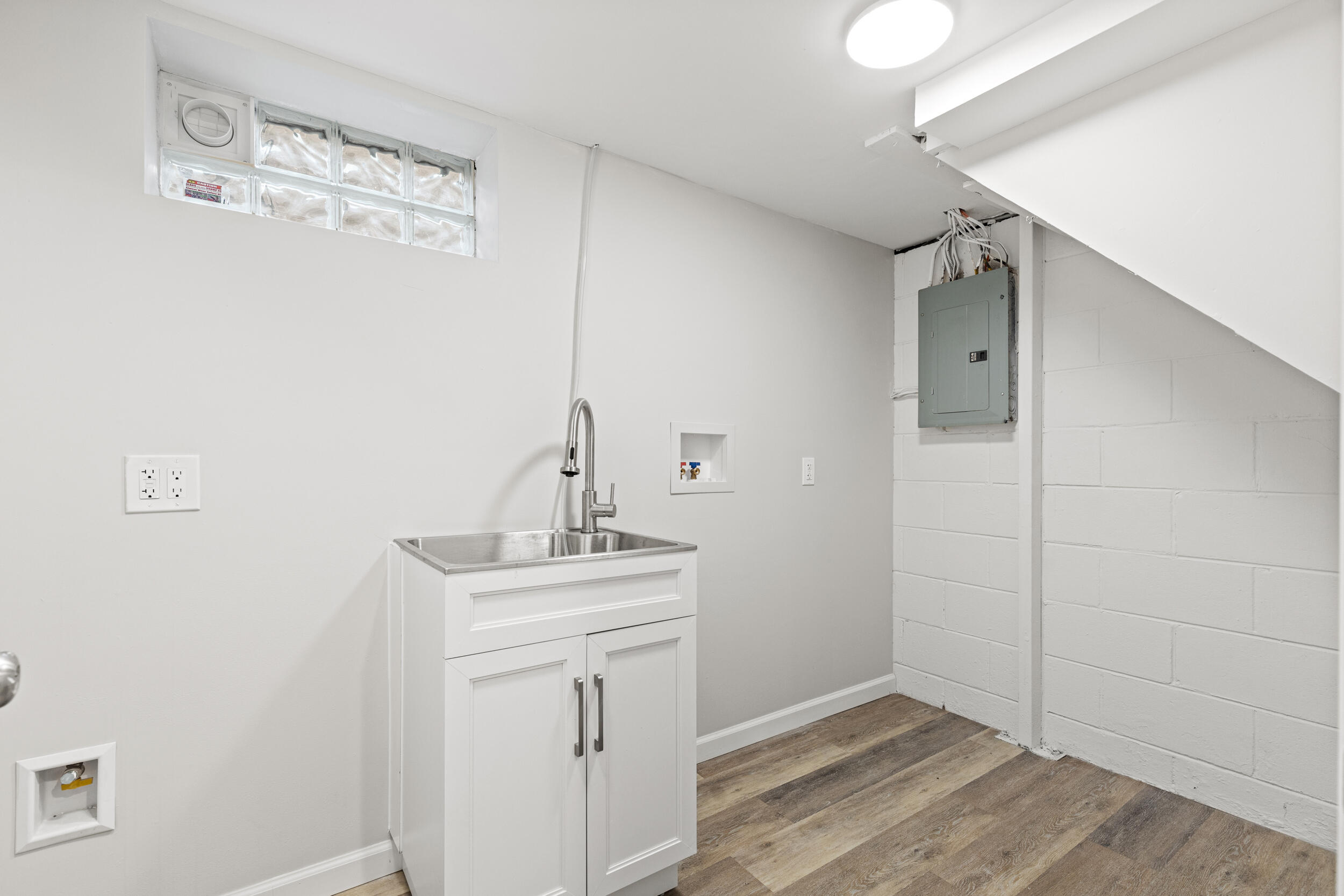 5830 West Philip Place Milwaukee, WI 53216 - Photo 16 of 18 photo nov 04 2025, 8 55 44 pm