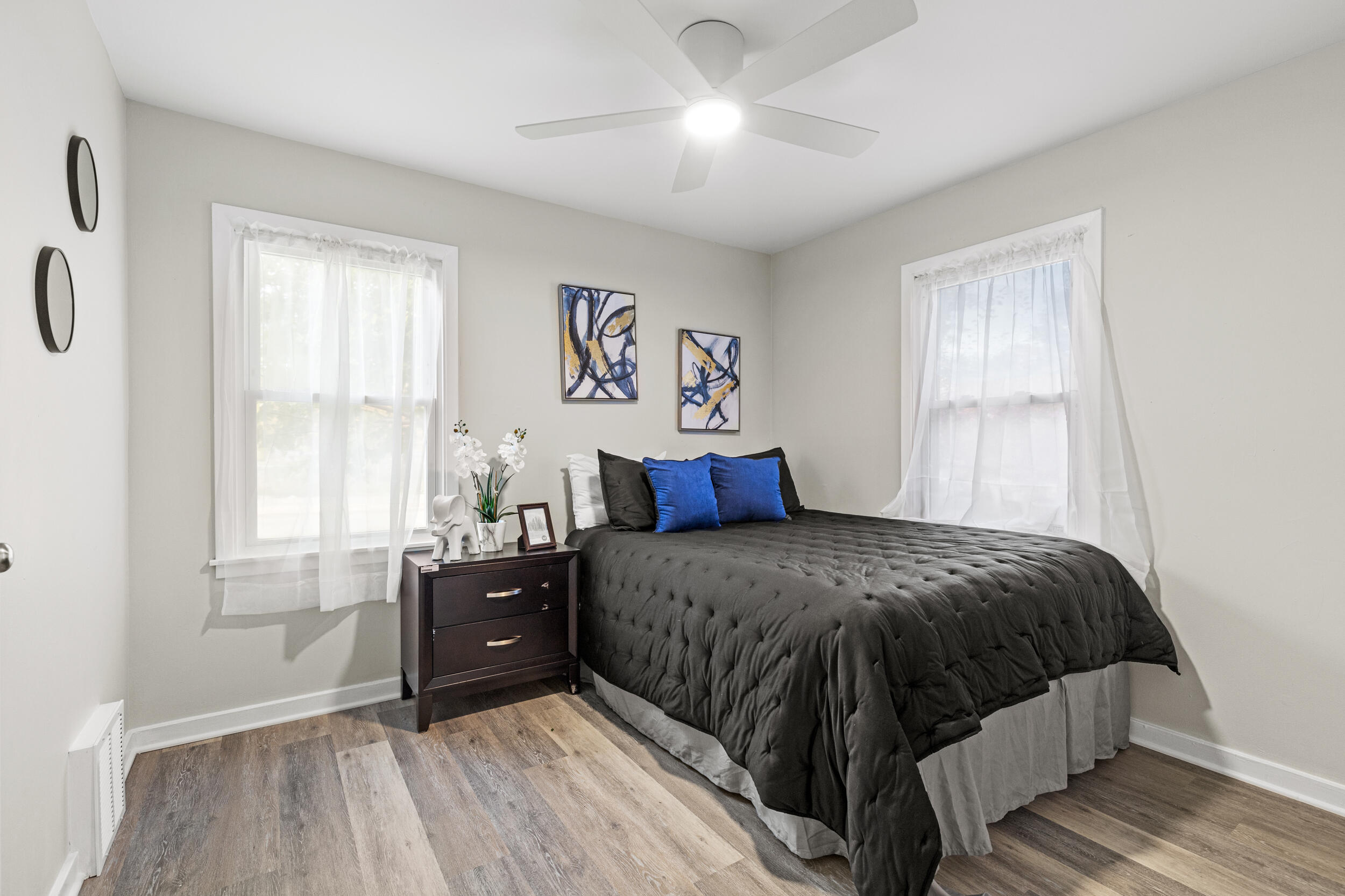 5830 West Philip Place Milwaukee, WI 53216 - Photo 9 of 18 photo nov 04 2025, 8 47 43 pm