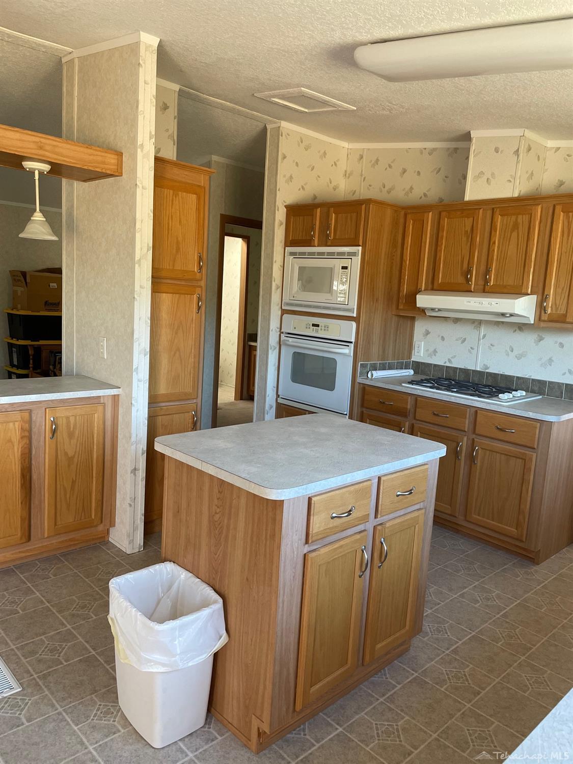 24401 Roper Street Tehachapi, CA 93561 - Photo 22 of 40 Gallery Image 22