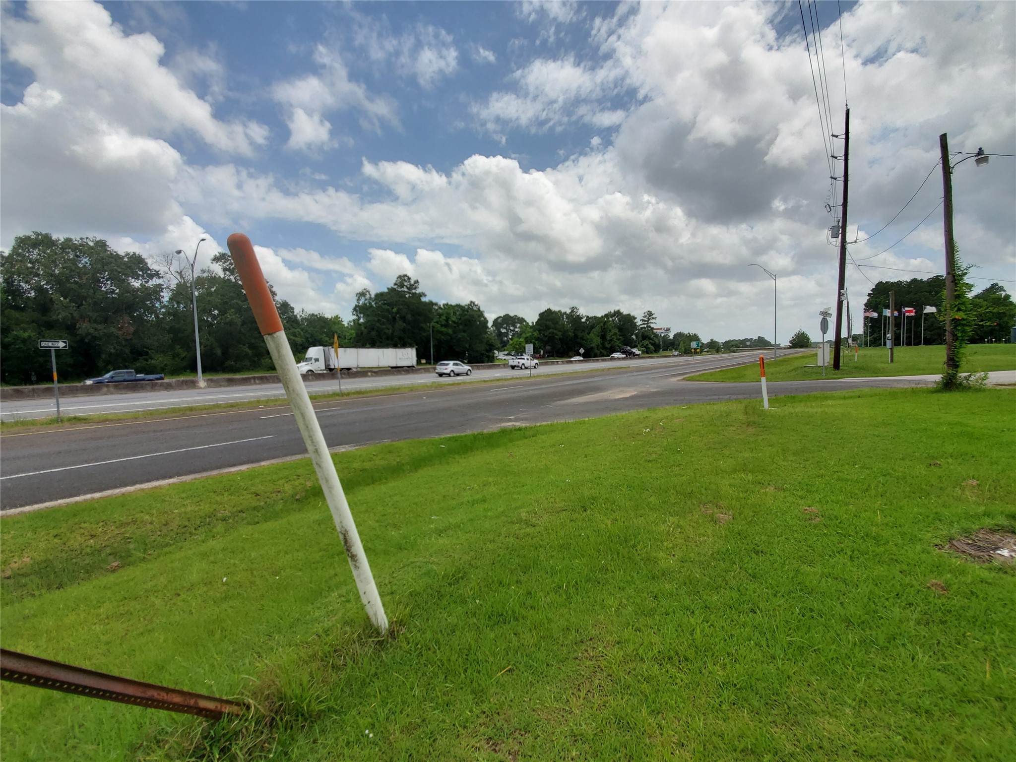 504 Pate Street Cleveland, TX 77328 - Photo 7 of 19 a view of a basketball court